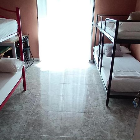 La Maestranza Apartment Rooms Севилья Экстерьер фото