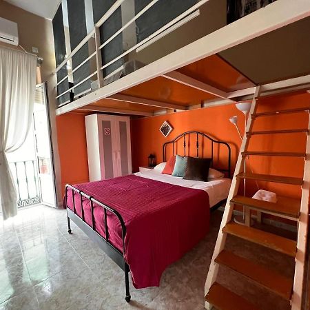 La Maestranza Apartment Rooms Севилья Экстерьер фото
