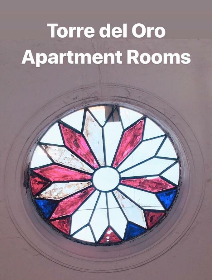 La Maestranza Apartment Rooms Севилья Экстерьер фото